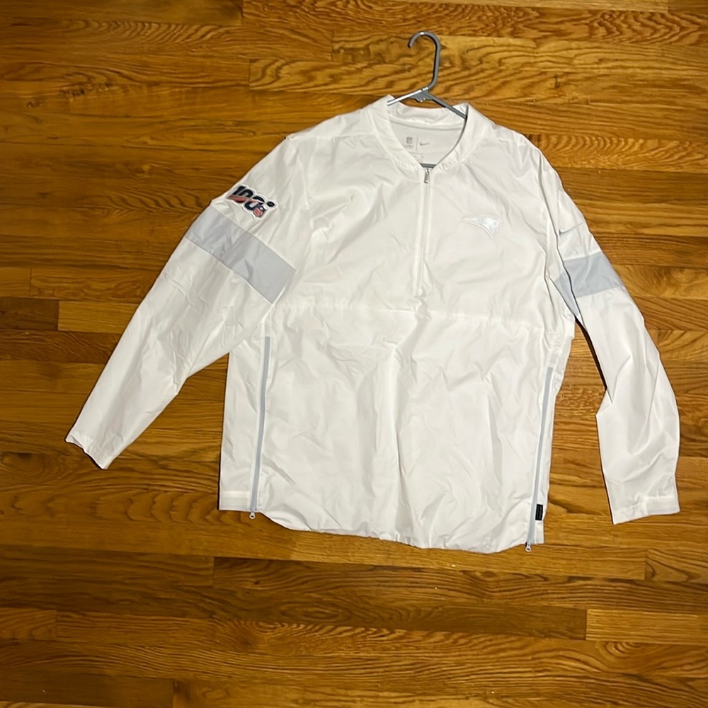 Patriots NFL Nike pullover white excell condition